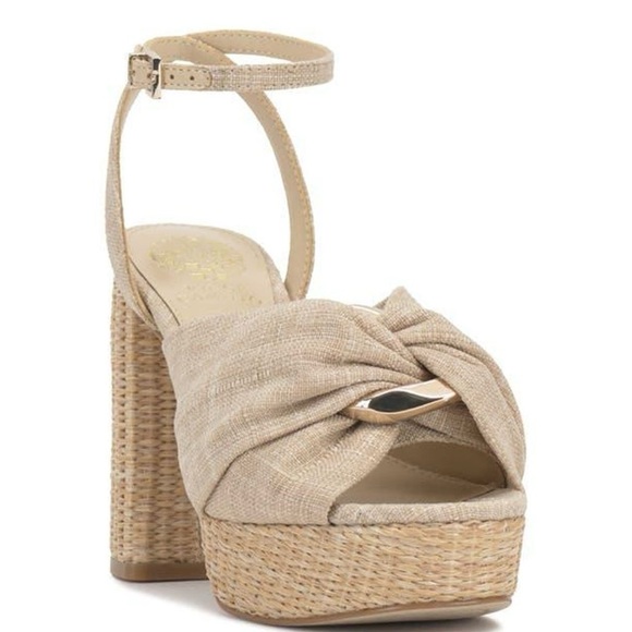Vince Camuto Shoes - NEW VINCE CAMUTO BEIGE PLATFORM SANDALS